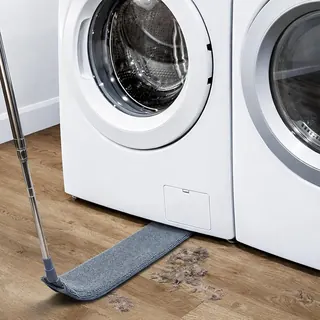 Flat microfibre pad cleaning under a washing machine
